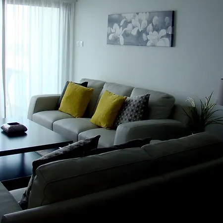 Diana House 716 公寓