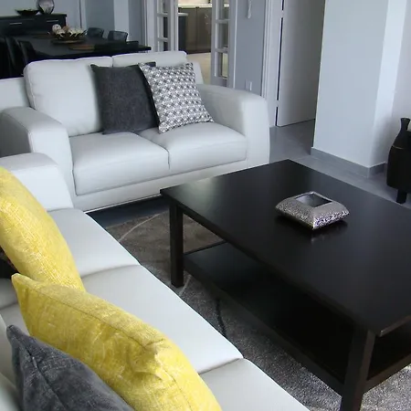 Diana House 716 公寓